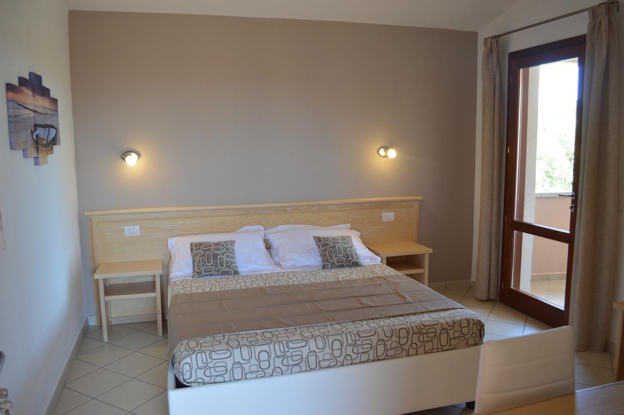 Guest Rooms Affittacamere San Teodoro  Εξωτερικό φωτογραφία