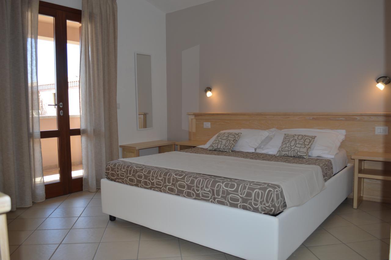 Guest Rooms Affittacamere San Teodoro  Εξωτερικό φωτογραφία
