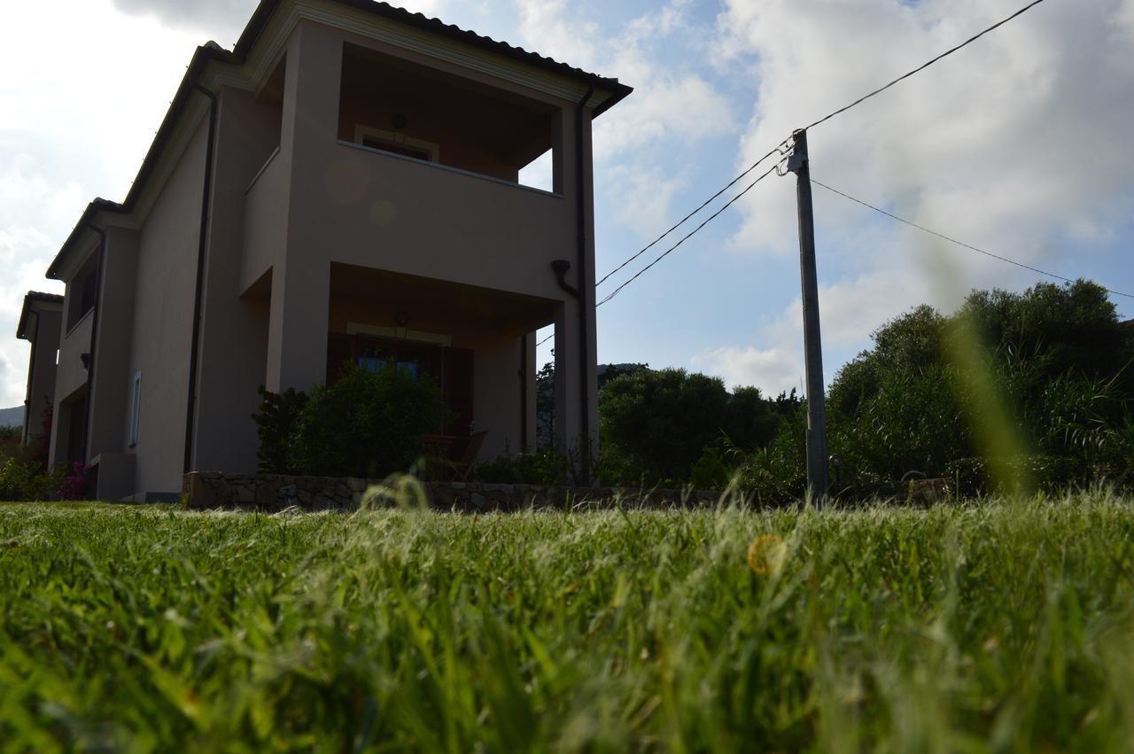 Guest Rooms Affittacamere San Teodoro  Εξωτερικό φωτογραφία