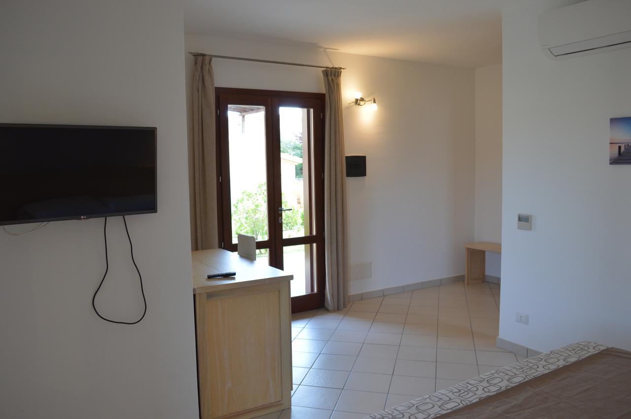 Guest Rooms Affittacamere San Teodoro  Εξωτερικό φωτογραφία