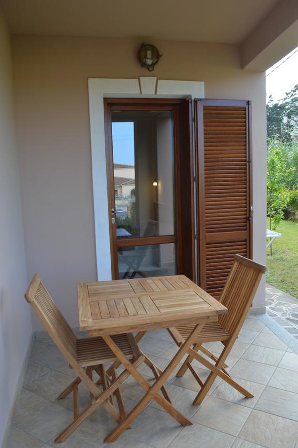 Guest Rooms Affittacamere San Teodoro  Εξωτερικό φωτογραφία