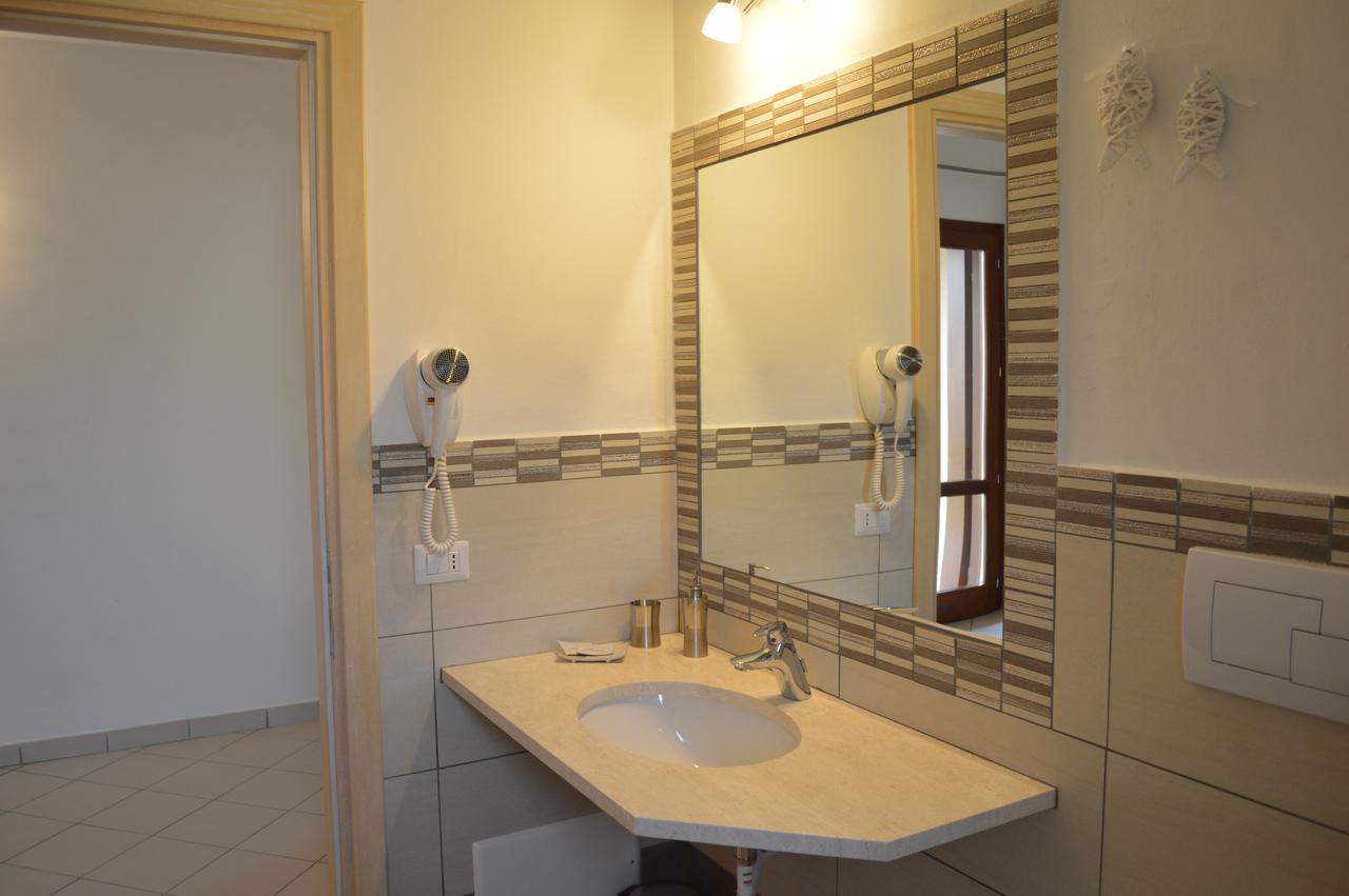 Guest Rooms Affittacamere San Teodoro  Εξωτερικό φωτογραφία