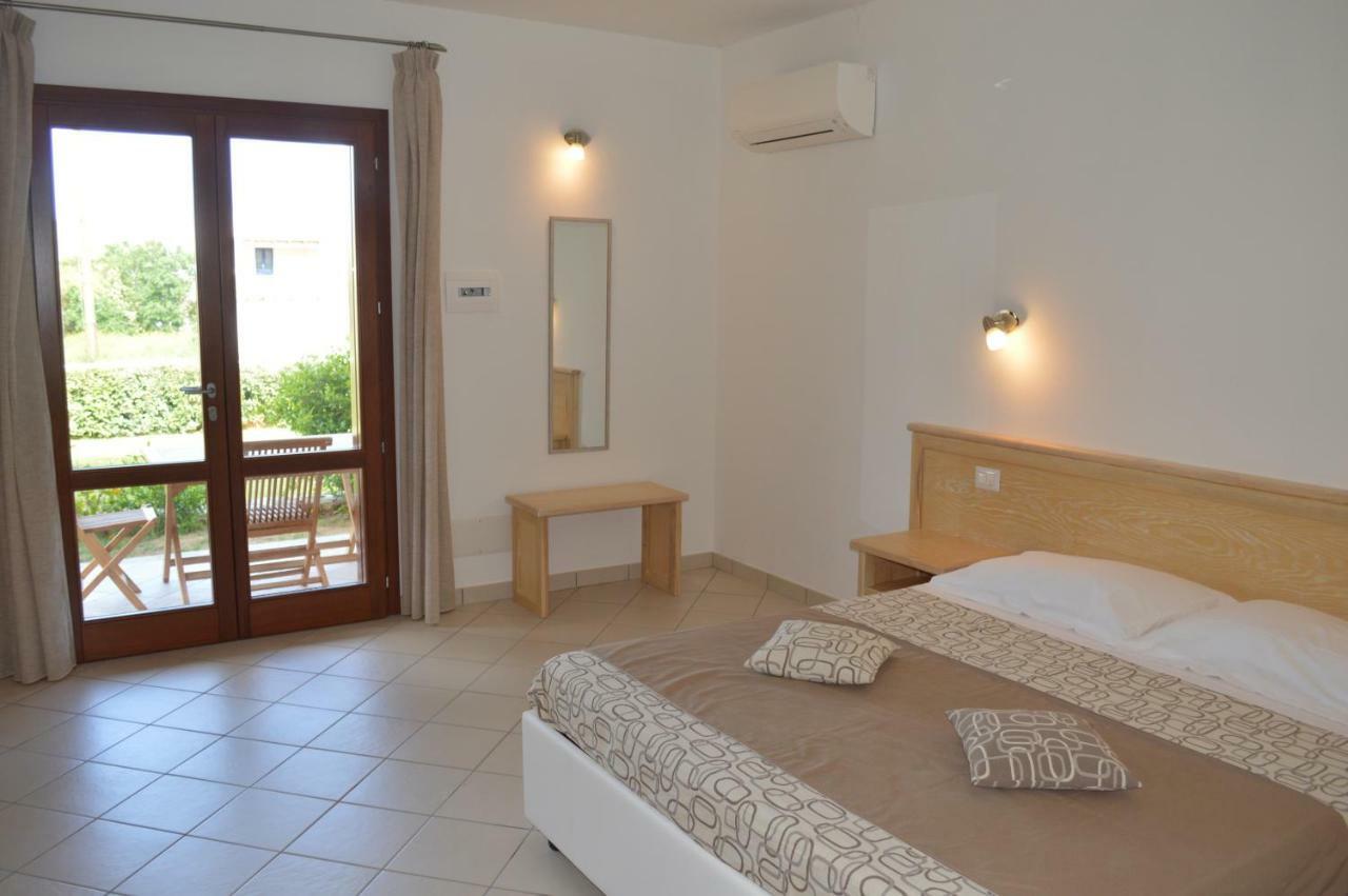 Guest Rooms Affittacamere San Teodoro  Εξωτερικό φωτογραφία
