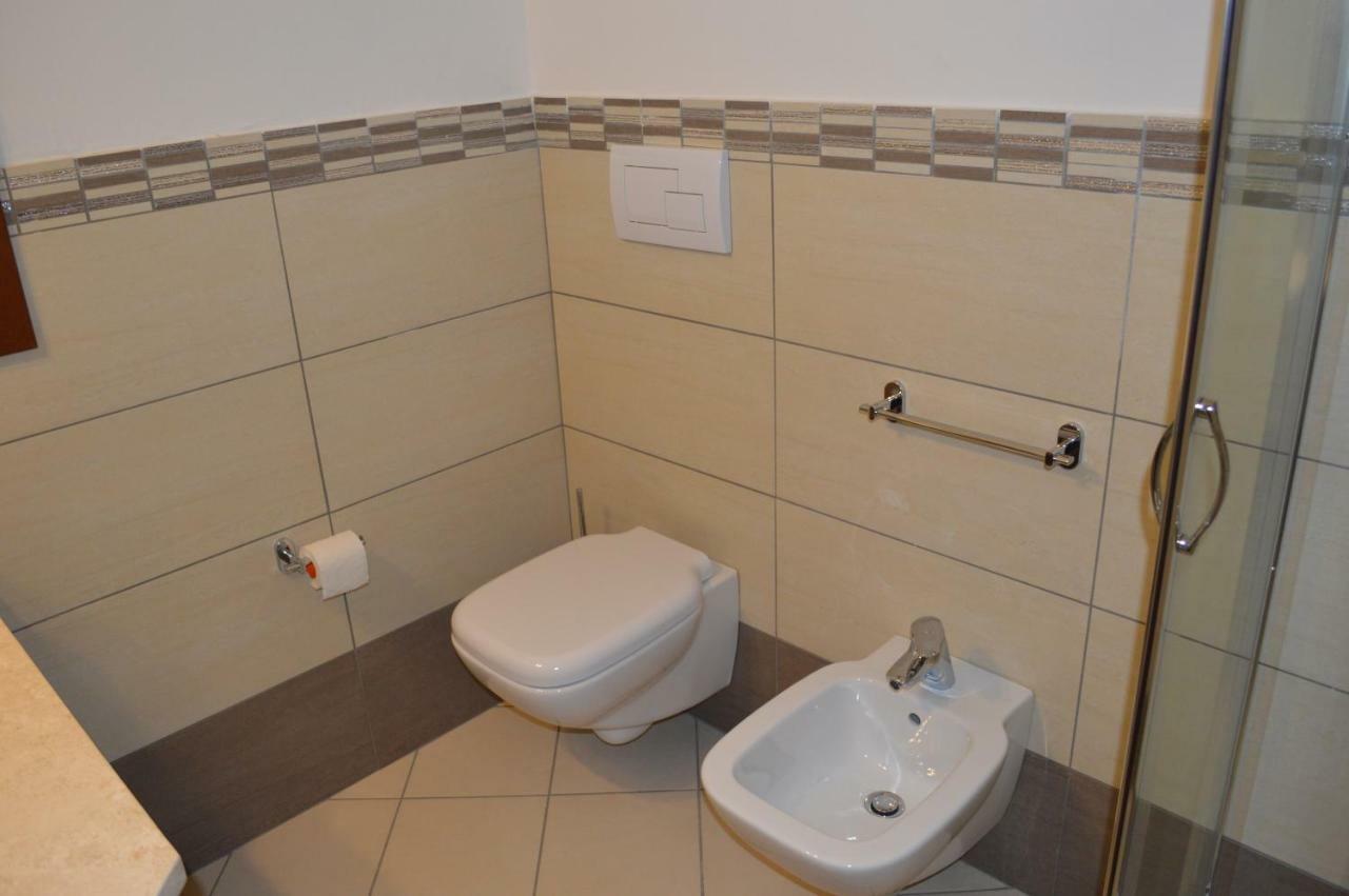Guest Rooms Affittacamere San Teodoro  Εξωτερικό φωτογραφία