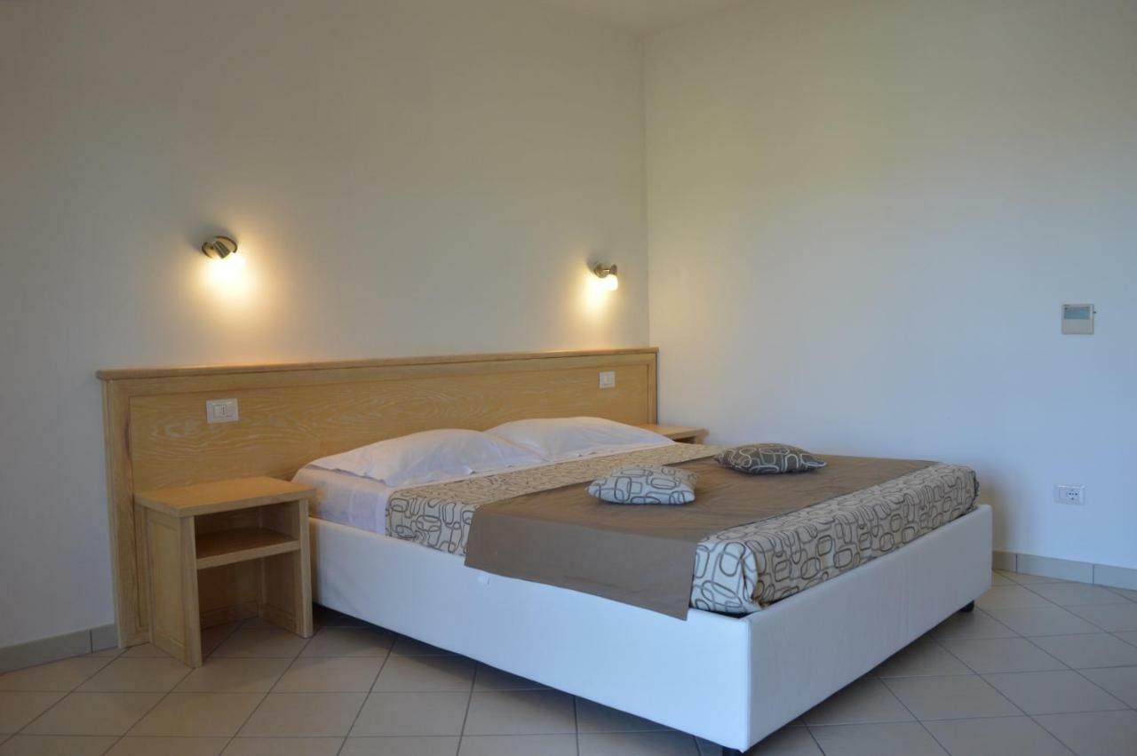 Guest Rooms Affittacamere San Teodoro  Εξωτερικό φωτογραφία